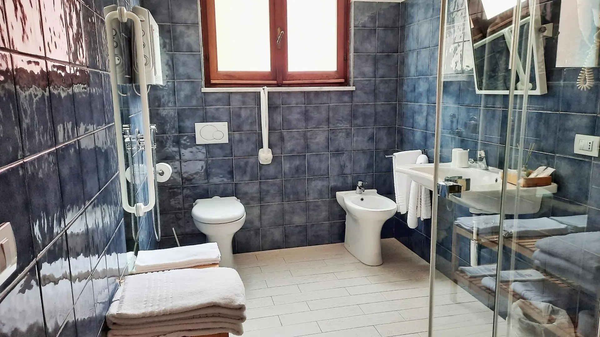 *** Aparthotel Residence Argentina R.T.A. Spotorno Italy