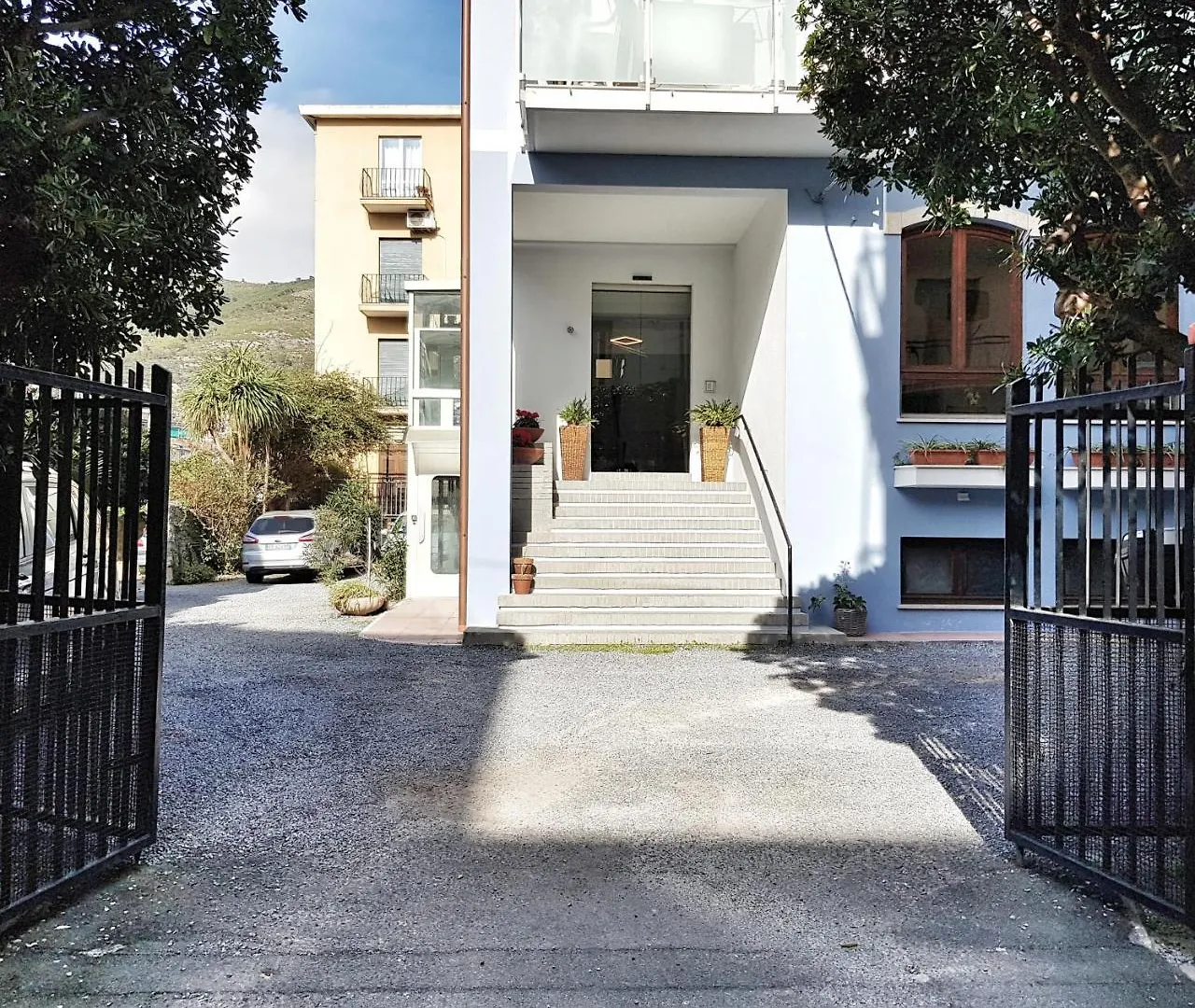 *** Aparthotel Residence Argentina R.T.A. Spotorno Italy